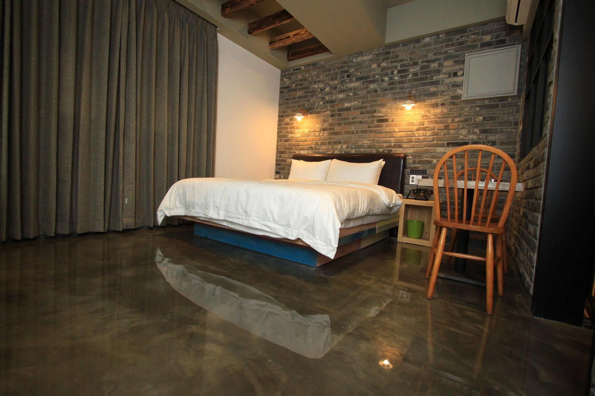 Hound Hotel Changwon Exterior foto